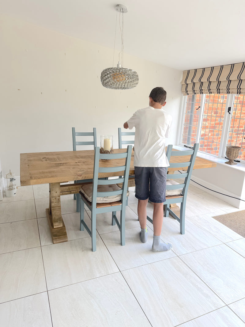A table arrives in Northamptonshire